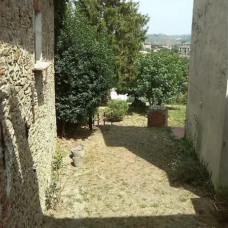 Comfortable In Countryside With Garden Alloggio in famiglia